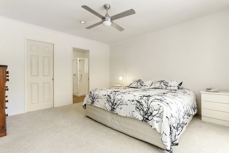 Photo of property in 240 Pine Valley Road, Dairy Flat, Silverdale, 0992