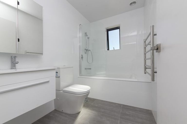 Photo of property in 15/10 Silver Moon Road, Albany Heights, Auckland, 0632