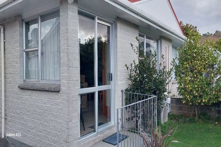 Photo of property in 2/166 Waterloo Road, Hutt Central, Lower Hutt, 5010