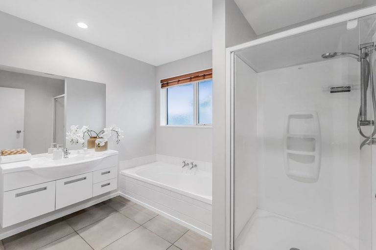 Photo of property in 3 Vasari Grange, Rolleston, 7614