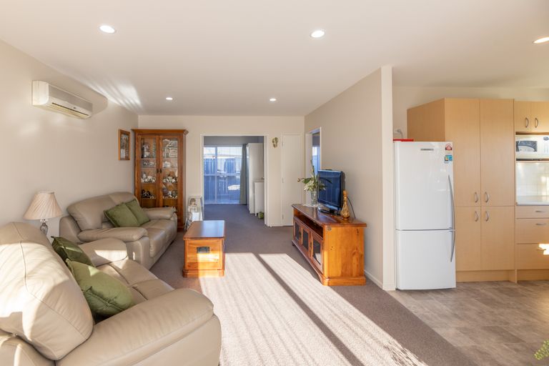 Photo of property in Rivertown Villas, 150 Williams Street, Kaiapoi, 7630