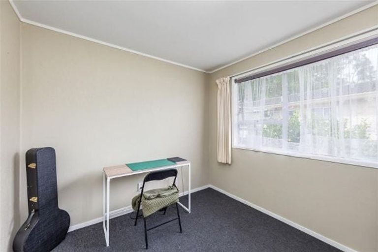 Photo of property in 2/121 Seymour Road, Sunnyvale, Auckland, 0612