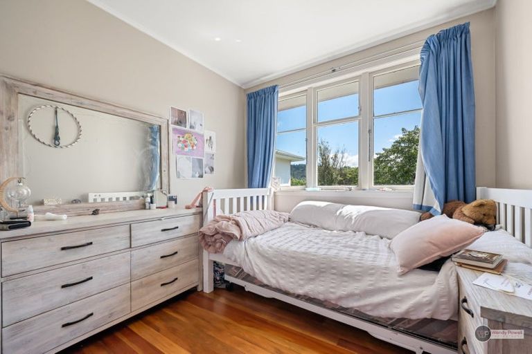 Photo of property in 41 Dowling Grove, Silverstream, Upper Hutt, 5019