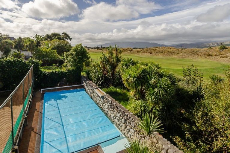 Photo of property in 32 Golf Road, Paraparaumu Beach, Paraparaumu, 5032
