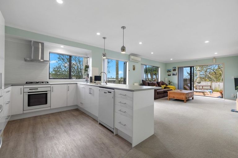 Photo of property in 6 Melfort Place, Nawton, Hamilton, 3200