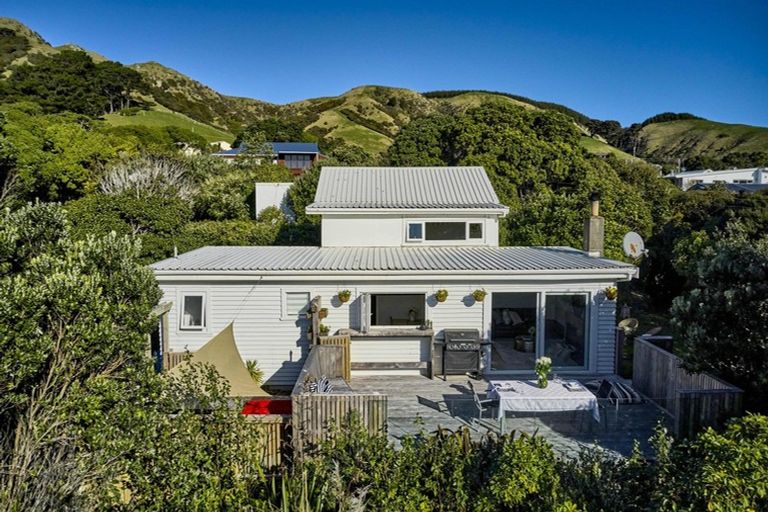 Photo of property in 5 Te Pari Pari Road, Pukerua Bay, 5026
