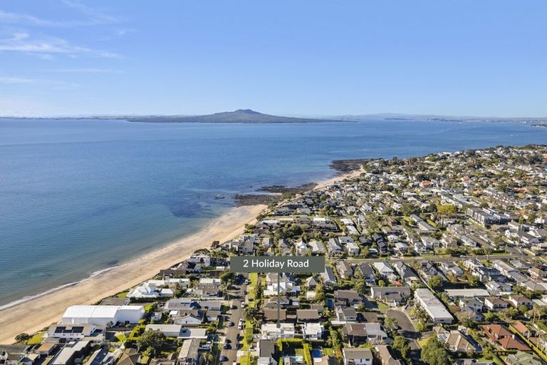 Photo of property in 1/2 Holiday Road, Milford, Auckland, 0620