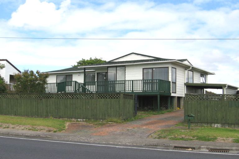 Photo of property in 57 Luckens Road, West Harbour, Auckland, 0618
