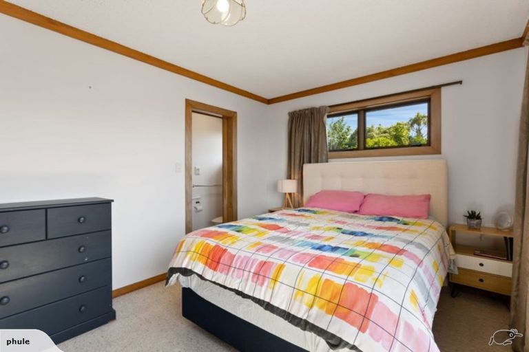 Photo of property in 1/126 Carlisle Road, Browns Bay, Auckland, 0632