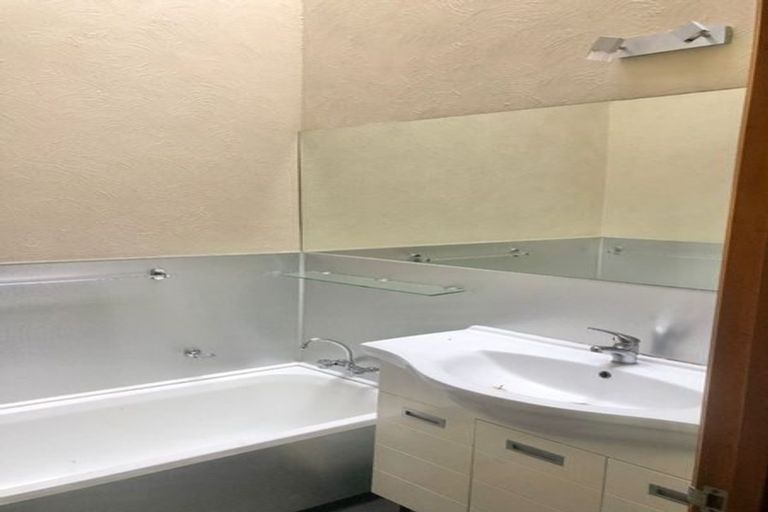 Photo of property in 5 Dalkeith Place, Opaheke, Papakura, 2113