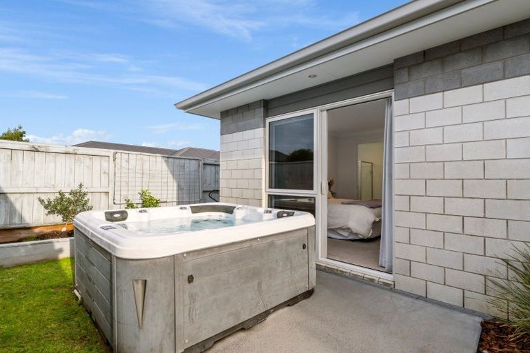 Photo of property in 7 Raiha Street, Papamoa Beach, Papamoa, 3118