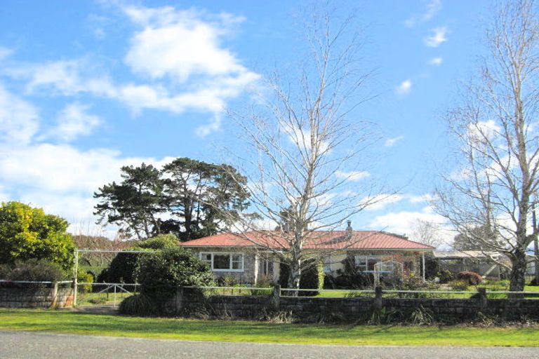 Photo of property in 15 Charlotte Street, Takapau, 4203