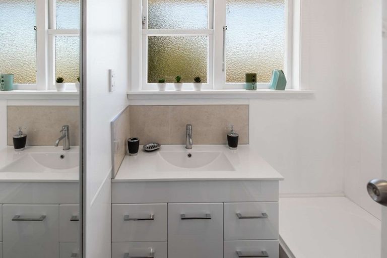 Photo of property in 17 Dorset Street, Levin, 5510