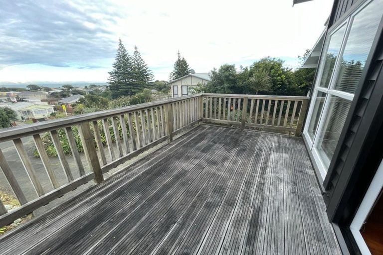 Photo of property in 134 Cornfoot Street, Castlecliff, Whanganui, 4501