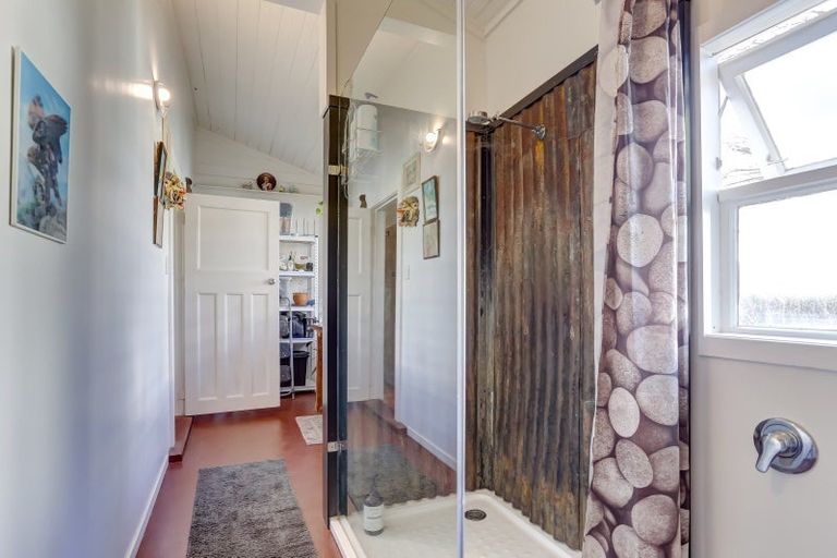 Photo of property in 92 Cornfoot Street, Castlecliff, Whanganui, 4501