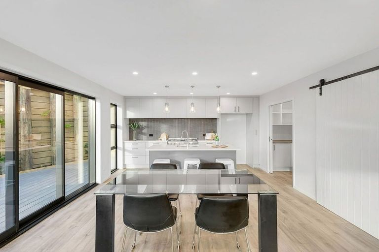 Photo of property in 68 Kakariki Grove, Waikanae, 5036