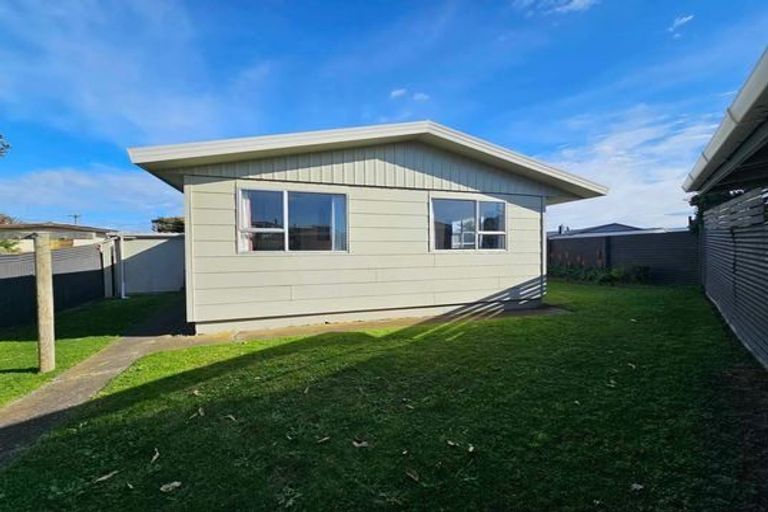 Photo of property in 90a Karaka Street, Castlecliff, Whanganui, 4501