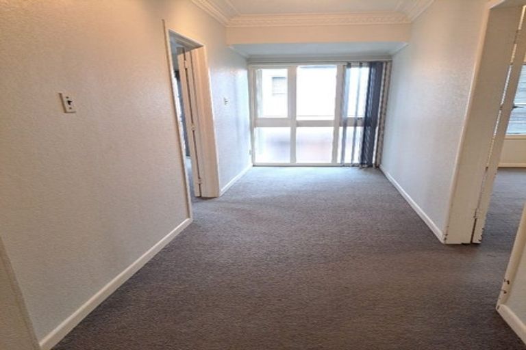 Photo of property in 280 Great South Road, Papakura, 2110