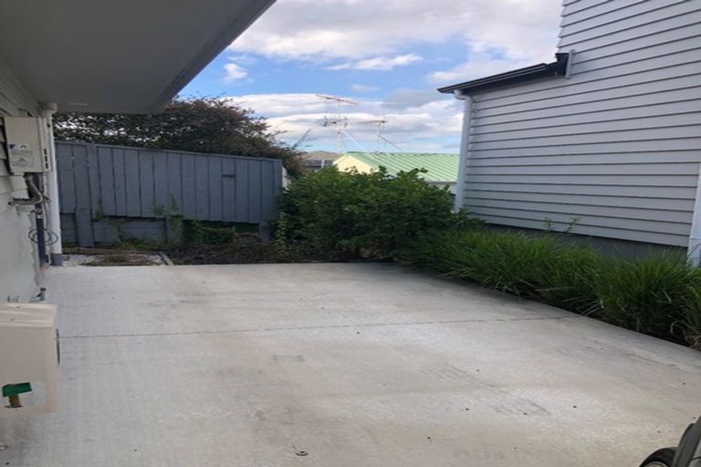 Photo of property in 10c Woodall Place, Totara Vale, Auckland, 0627