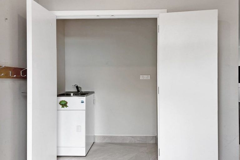 Photo of property in 91c Hobsonville Point Road, Hobsonville, Auckland, 0616
