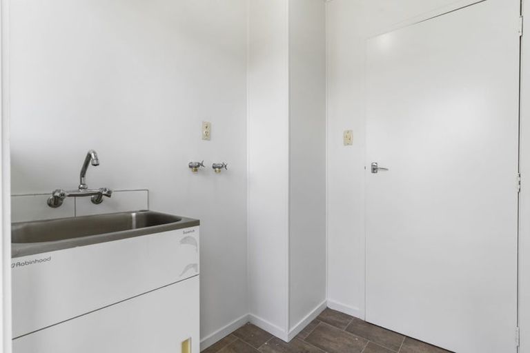 Photo of property in 2/52 Te Kanawa Crescent, Henderson, Auckland, 0610