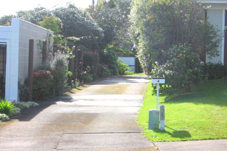 Photo of property in 4 Melissa Place, Farm Cove, Auckland, 2012