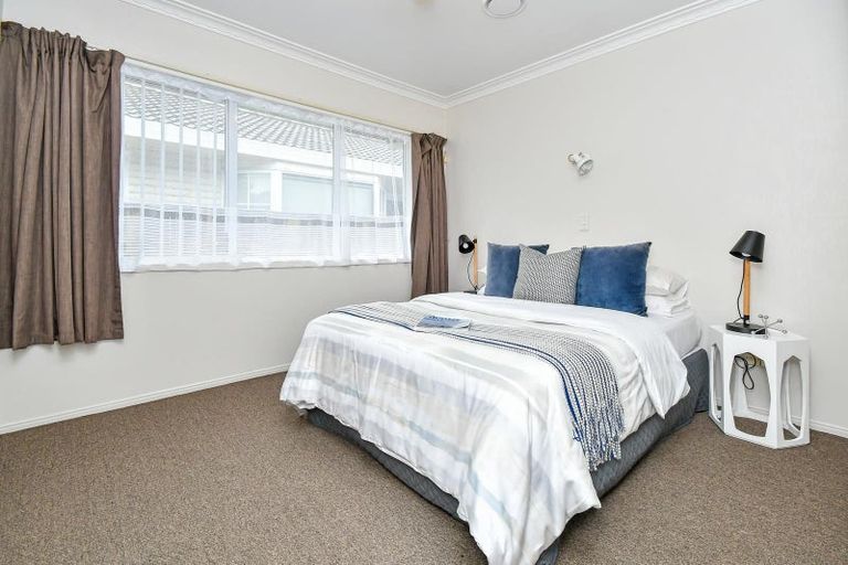 Photo of property in 1/55 Scenic Drive, Hillpark, Auckland, 2102