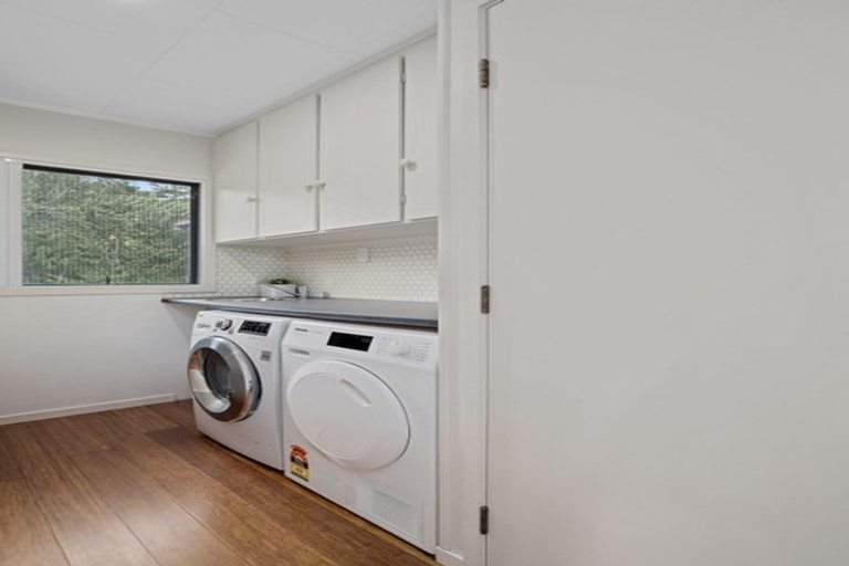 Photo of property in 112 Spinella Drive, Bayview, Auckland, 0629