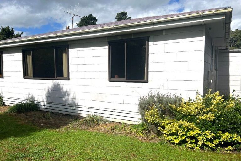 Photo of property in 15 Whio Street, Pongaroa, 4991