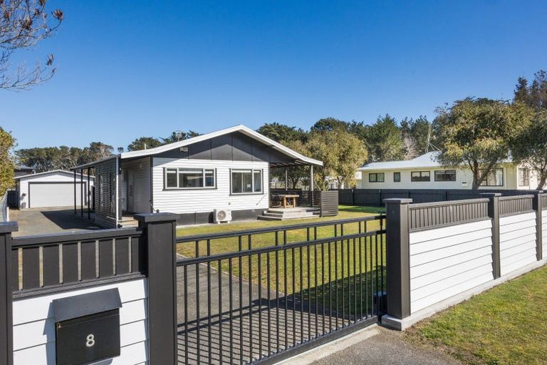 Photo of property in 8 Cousins Avenue East, Foxton Beach, Foxton, 4815