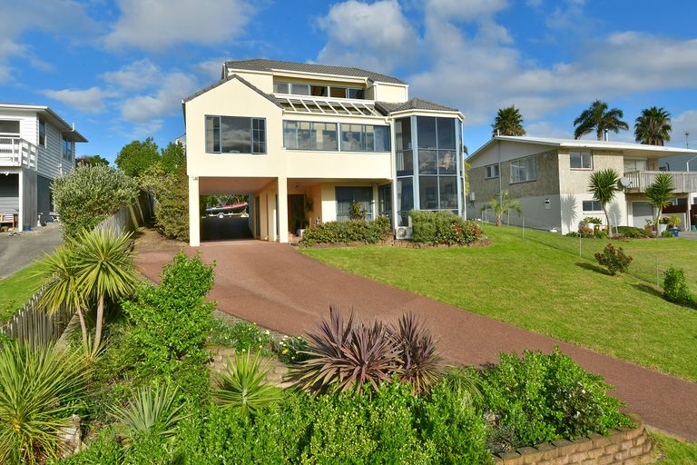 Photo of property in 59 Pacific Parade, Army Bay, Whangaparaoa, 0930