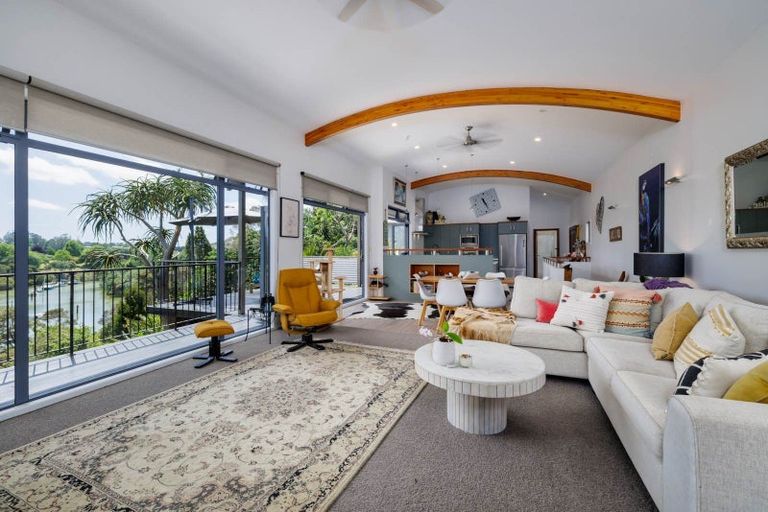 Photo of property in 22 Riverview Road, Kerikeri, 0230