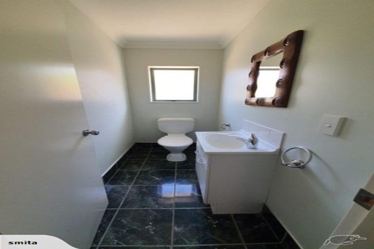 Photo of property in 18 Chippenham Grove, Churton Park, Wellington, 6037