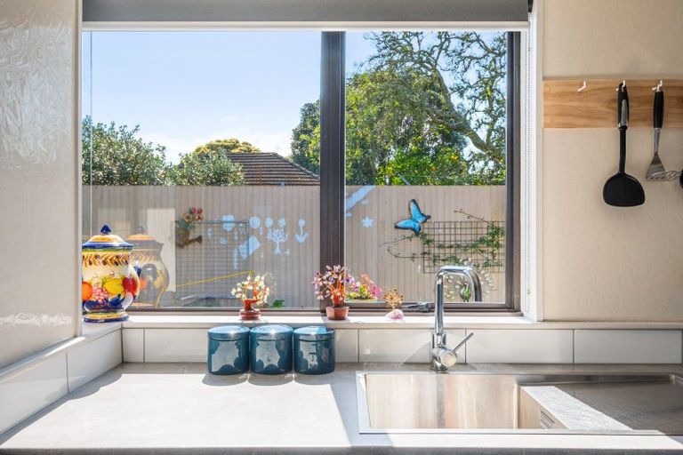 Photo of property in Orange Grove Flats, 29/549 Childers Road, Te Hapara, Gisborne, 4010