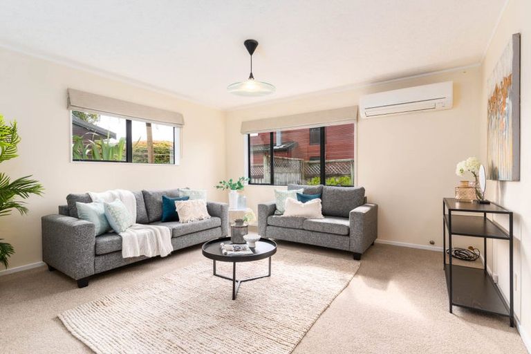 Photo of property in 6 Furlong Crescent, Churton Park, Wellington, 6037