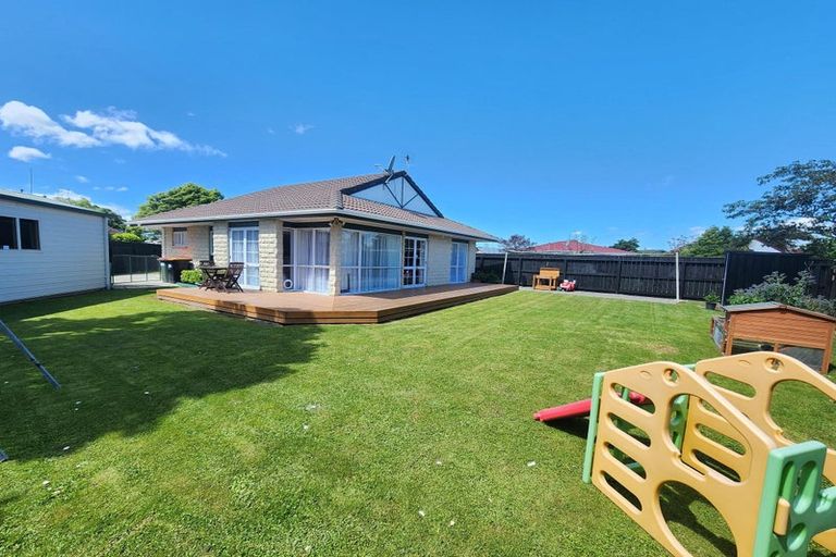 Photo of property in 24 Willowstream Grove, Cloverlea, Palmerston North, 4412