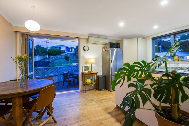 Photo of property in 42 Downes Street, Titahi Bay, Porirua, 5022