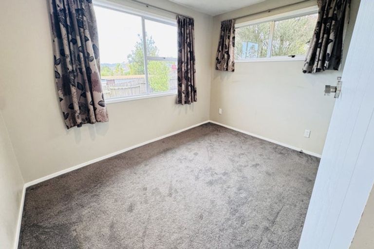 Photo of property in 32 Fitzwater Place, Henderson, Auckland, 0612