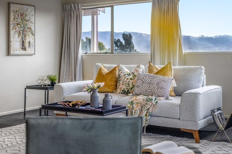 Photo of property in 30 Kinloch Place, Papakowhai, Porirua, 5024