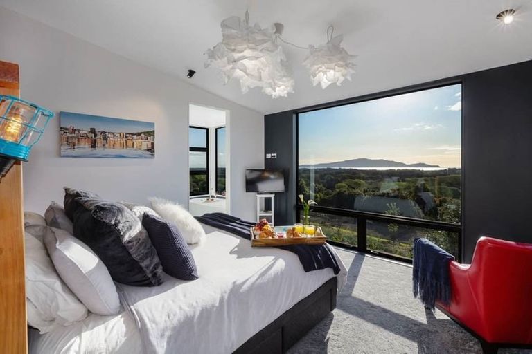 Photo of property in 221 Huia Street, Waikanae, 5391