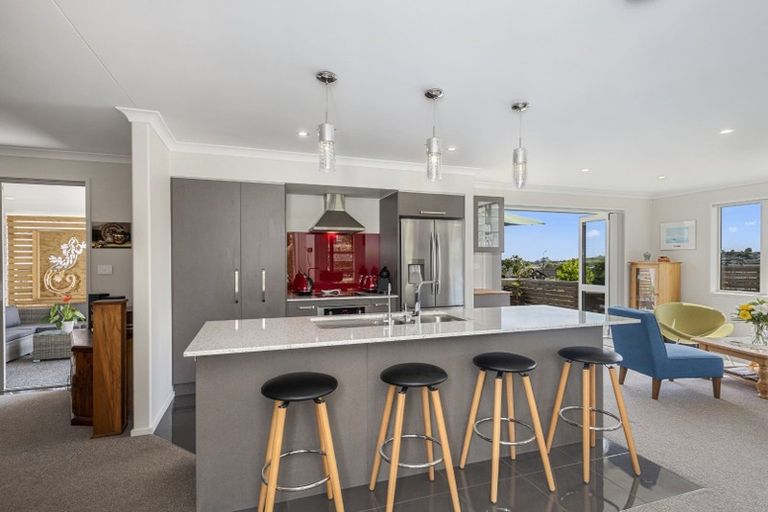 Photo of property in 2 Damien Place, Ohauiti, Tauranga, 3112