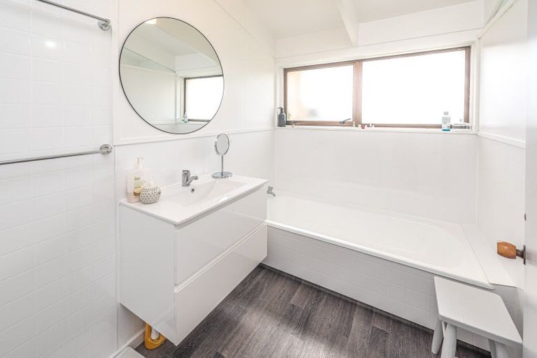 Photo of property in 4 Kapiti Terrace, Castlecliff, Whanganui, 4501