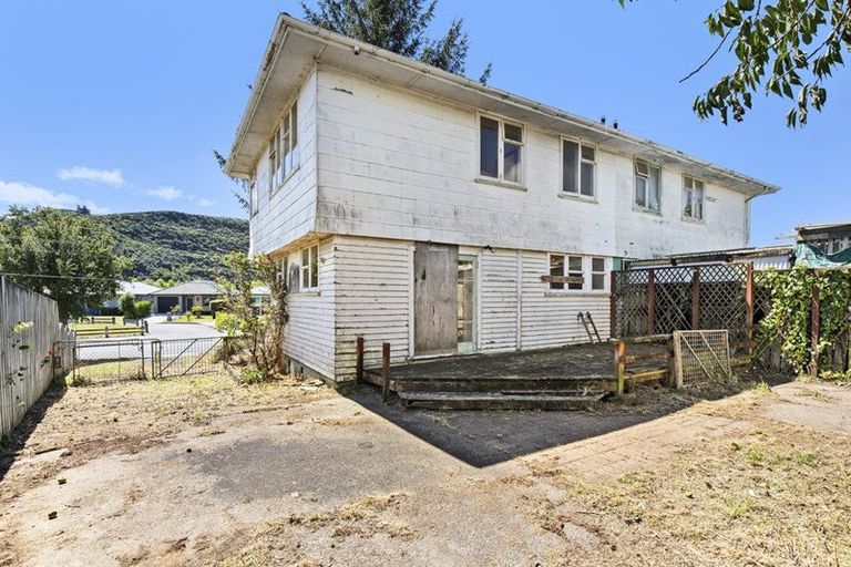 Photo of property in 61 Farmer Crescent, Taita, Lower Hutt, 5011