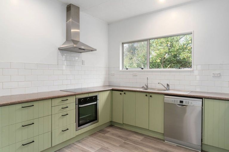 Photo of property in 42 Wyndham Street, Carterton, 5713