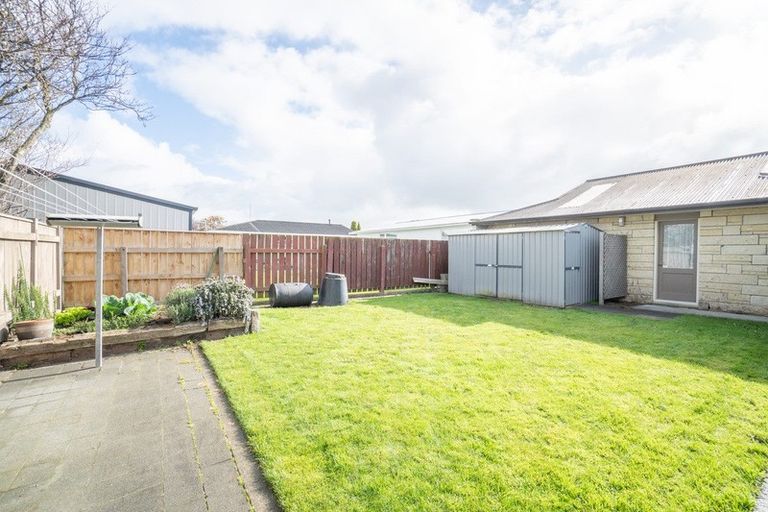 Photo of property in 42 Suzanne Grove, Kelvin Grove, Palmerston North, 4414