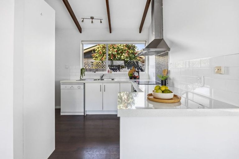 Photo of property in 5 Betula Place, Parklands, Christchurch, 8083