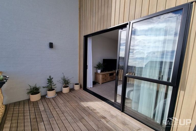 Photo of property in 5/3 Genevieve Lane, Hobsonville, Auckland, 0616