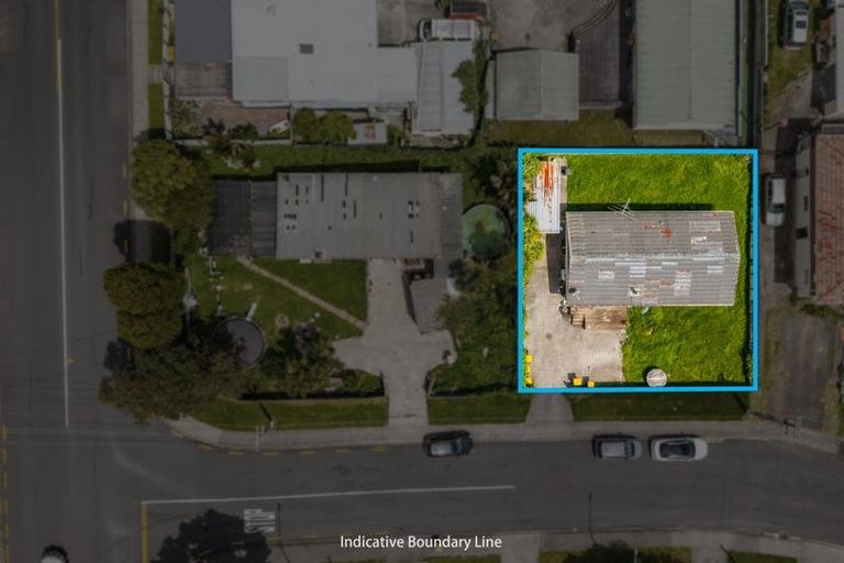 Photo of property in 2 Harrington Road, Henderson, Auckland, 0610