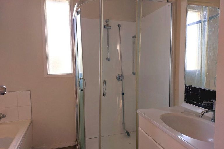 Photo of property in 28 Cargill Street, Papakura, 2110