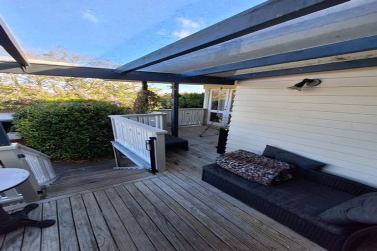 Photo of property in 8 Ellen Avenue, Hillcrest, Auckland, 0627